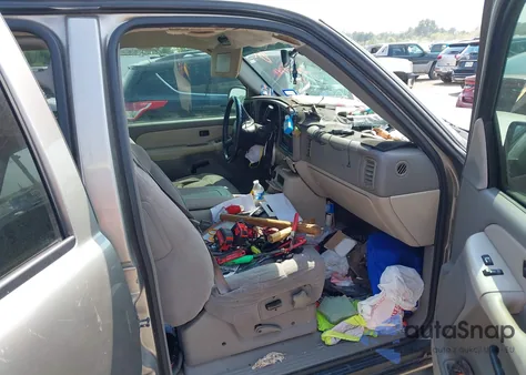 2000 Chevrolet Suburban 1500 Ls from USA, damaged, VIN 3GNEC16T5YG181079